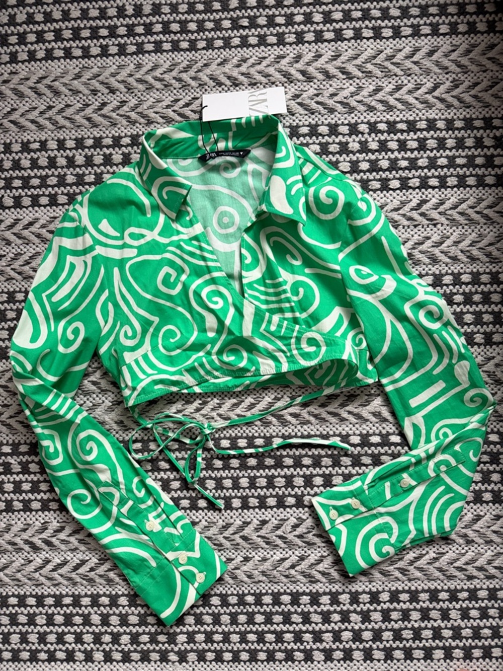 ZARA Green & White Abstract Print Cropped Shirt